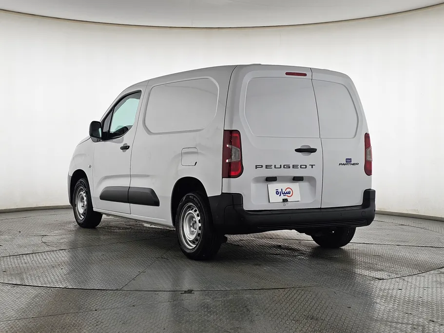 2025 بيجو Partner Short van 