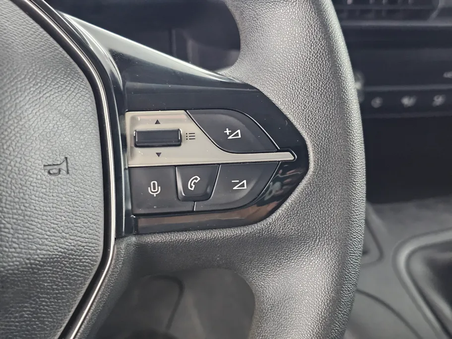 2025 بيجو Partner Short van 