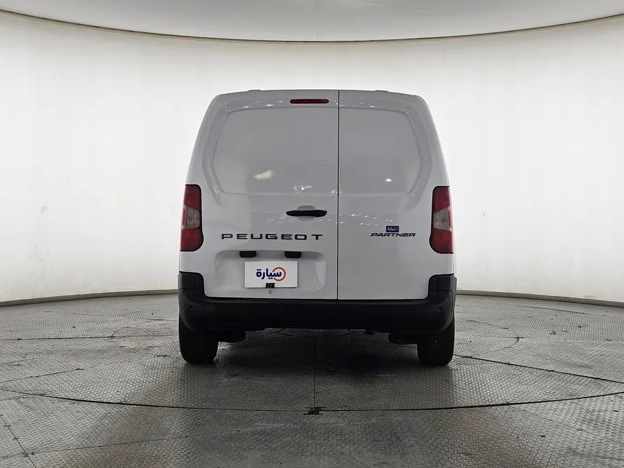 2025 بيجو Partner Short van 
