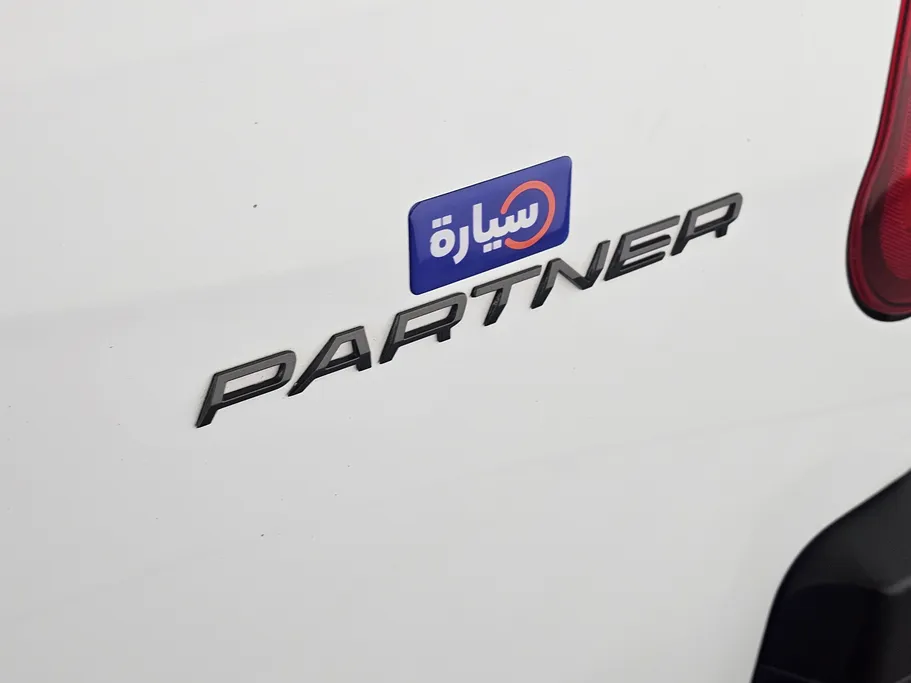 2025 بيجو Partner Short van 