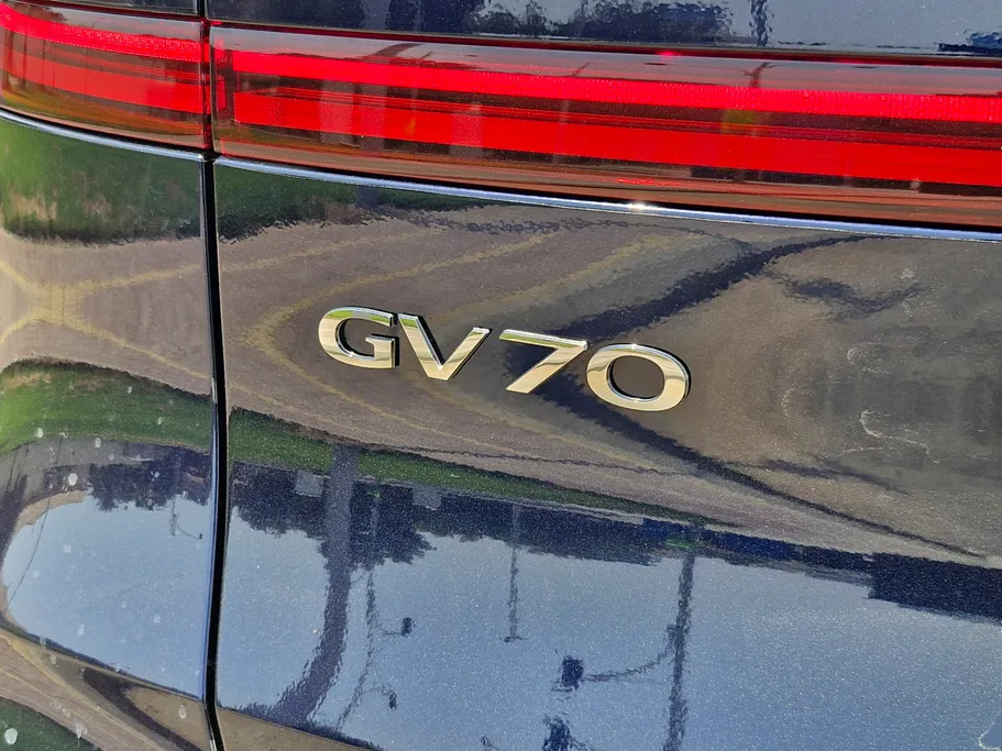 جينيسيس GV70 رويال سبورت 2024 