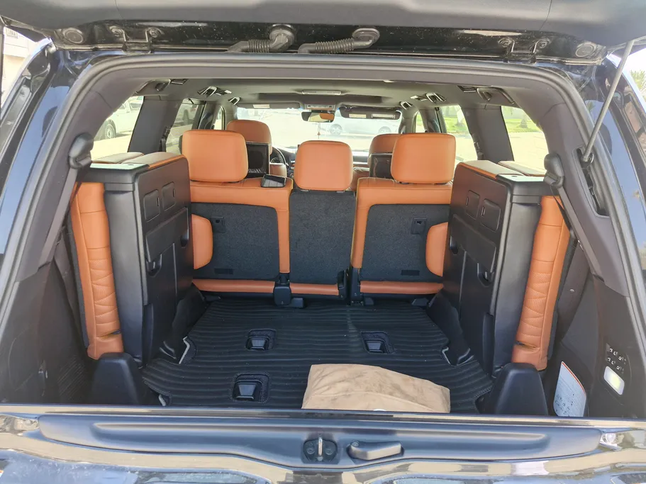 2020 Lexus LX 570 Black Ed. 