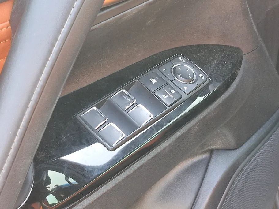 2020 Lexus LX 570 Black Ed. 