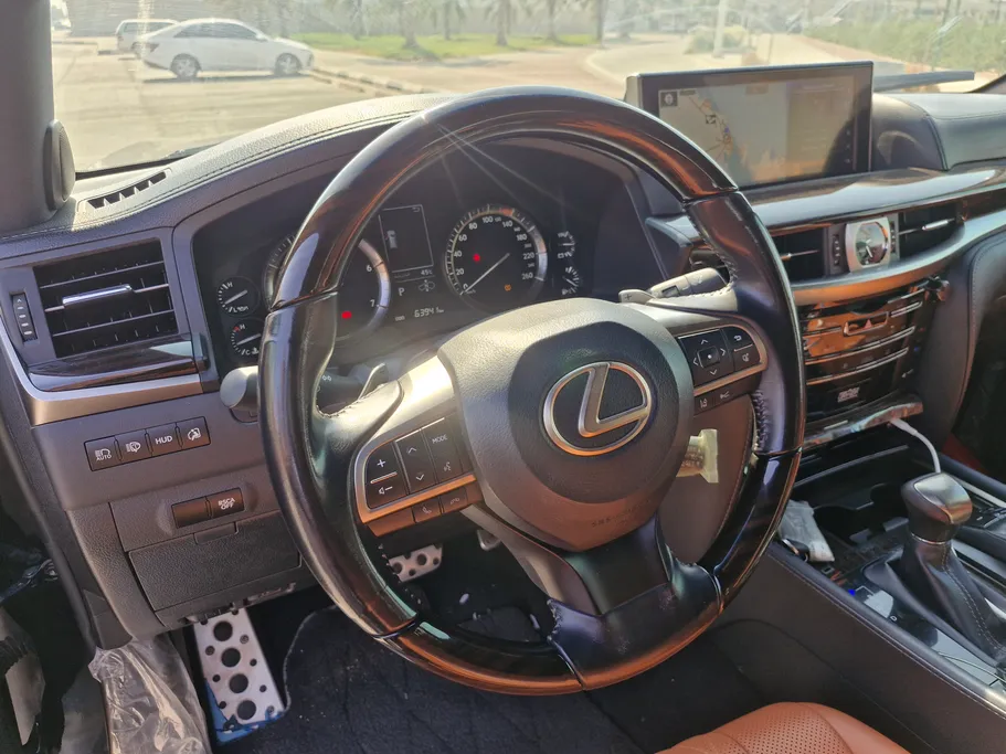 2020 Lexus LX 570 Black Ed. 
