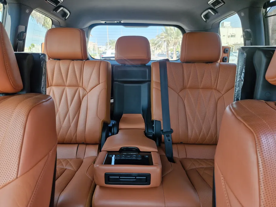 2020 Lexus LX 570 Black Ed. 
