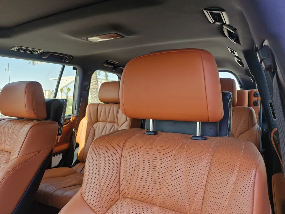 2020 Lexus LX 570 Black Ed. 