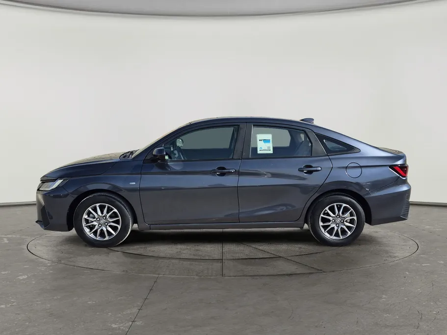 2024 Toyota Yaris  Y 