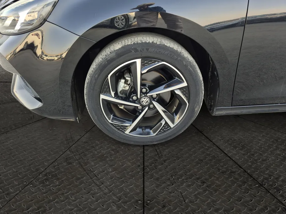 2023 MG GT COM 