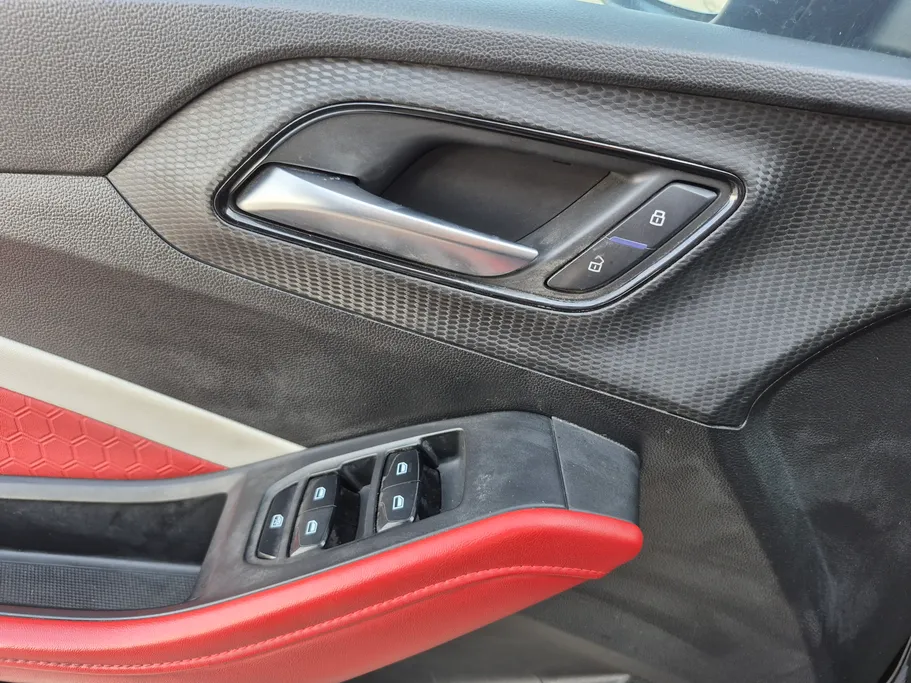 2023 MG GT COM 