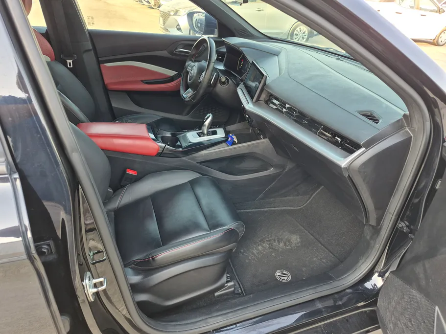 2023 MG GT COM 