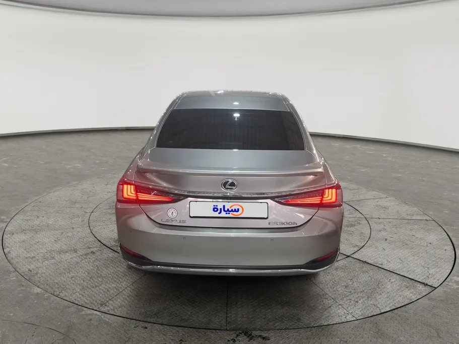 2025 Lexus ES 300 H 