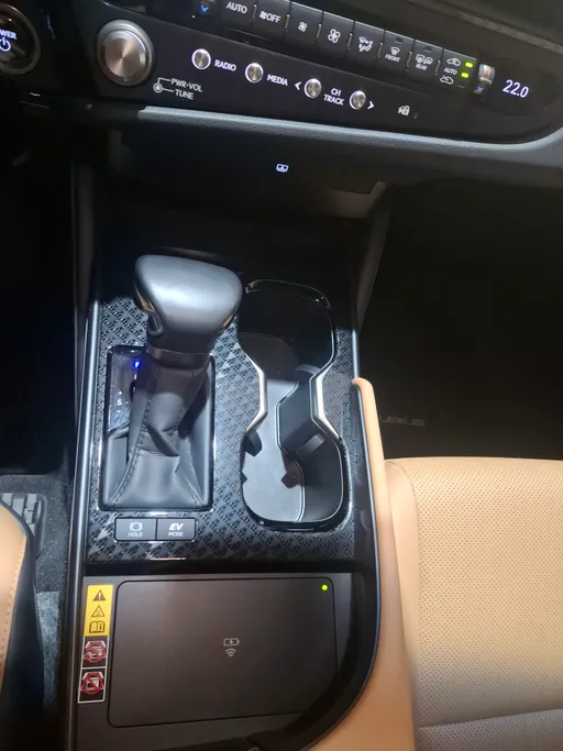 2025 Lexus ES 300 H 