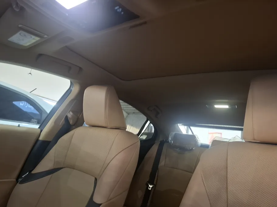 2025 Lexus ES 300 H 
