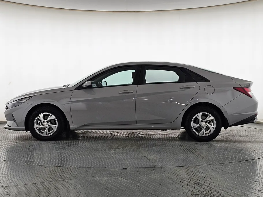2021 Hyundai Elantra Smart 