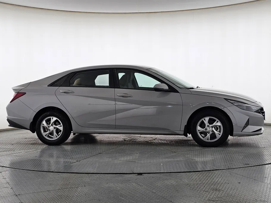 2021 Hyundai Elantra Smart 