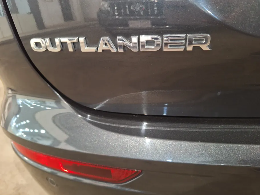 2025 Mitsubishi Outlander CLS 