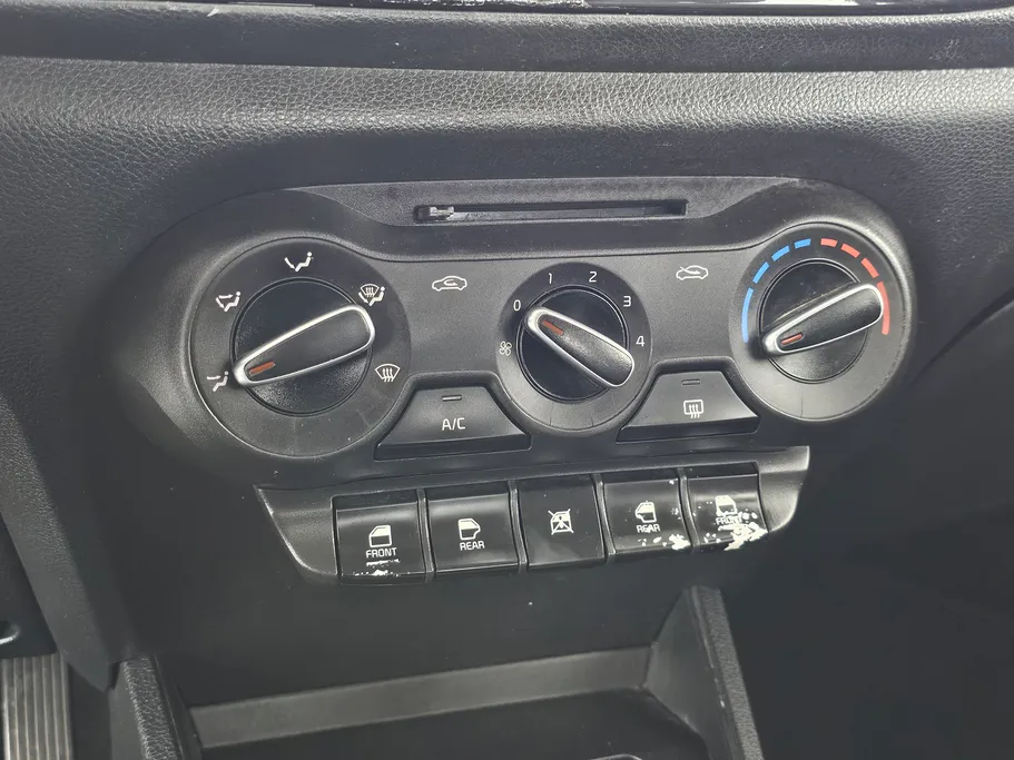 2023 Kia Pegas GL 