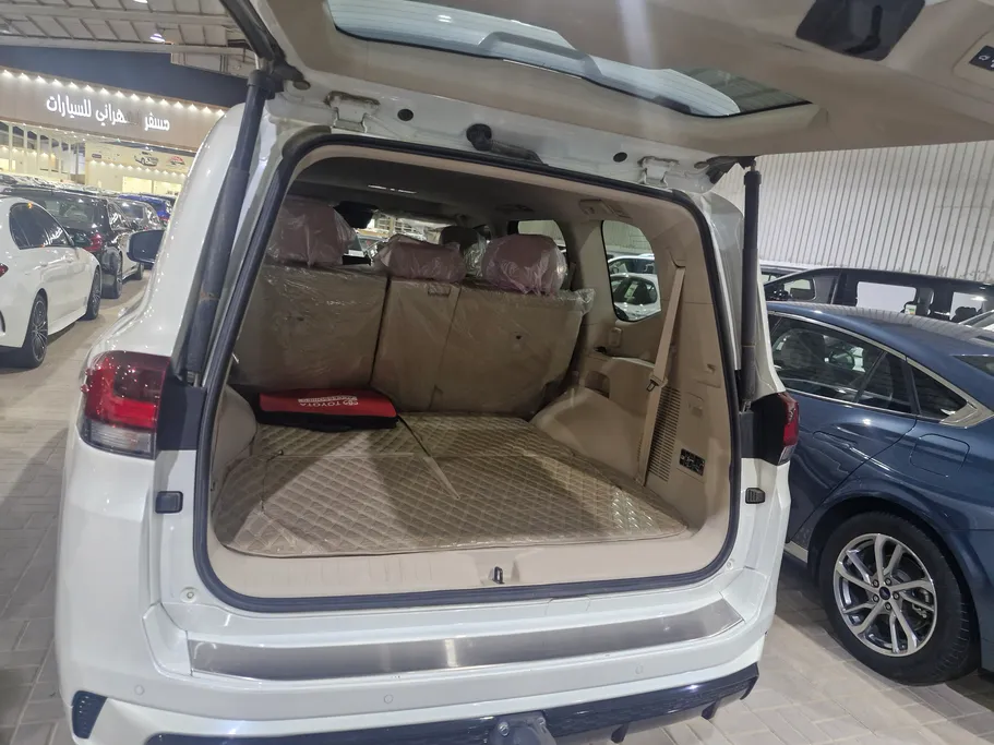 تويوتا لاندكروزر GXR3 2025 