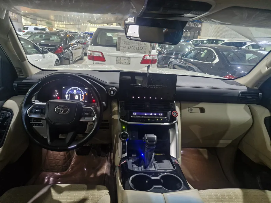 تويوتا لاندكروزر GXR3 2025 
