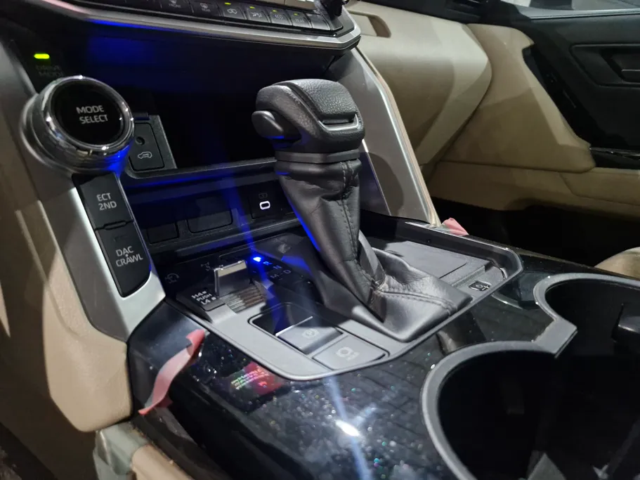 تويوتا لاندكروزر GXR3 2025 