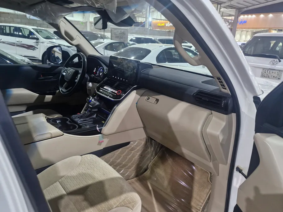 تويوتا لاندكروزر GXR3 2025 