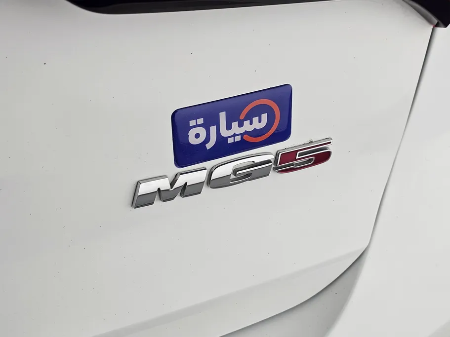 ام جي 5 STD 2023 