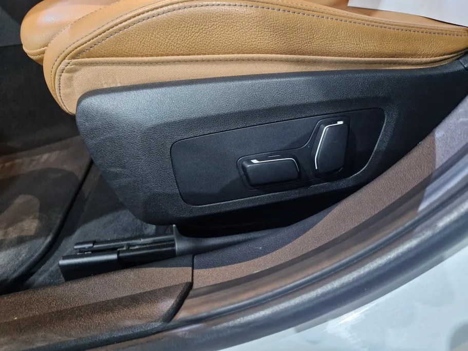 2024 BMW 3 Series 320i  