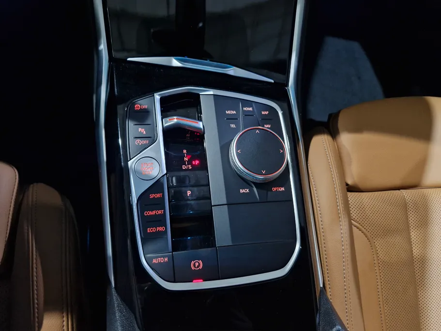 2024 BMW 3 Series 320i  