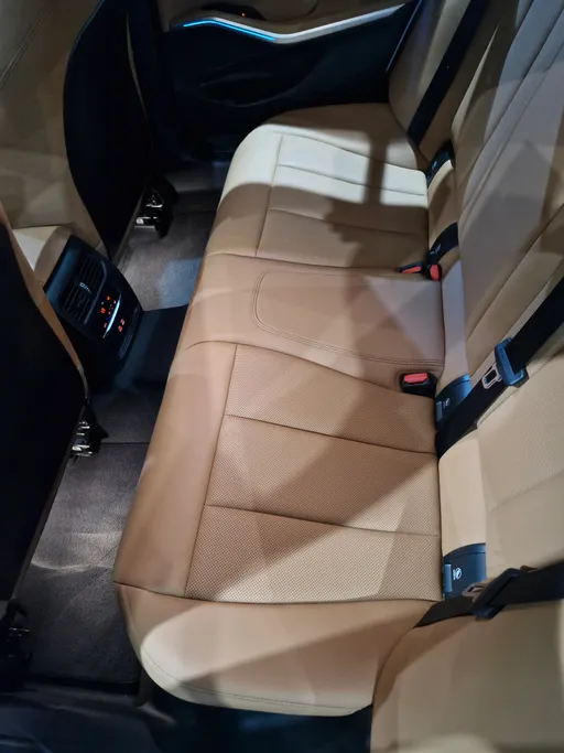 2024 BMW 3 Series 320i  