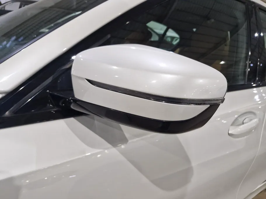 2024 BMW 3 Series 320i  