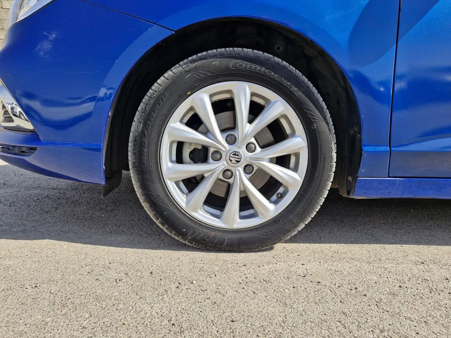 2022 MG 5 STD 