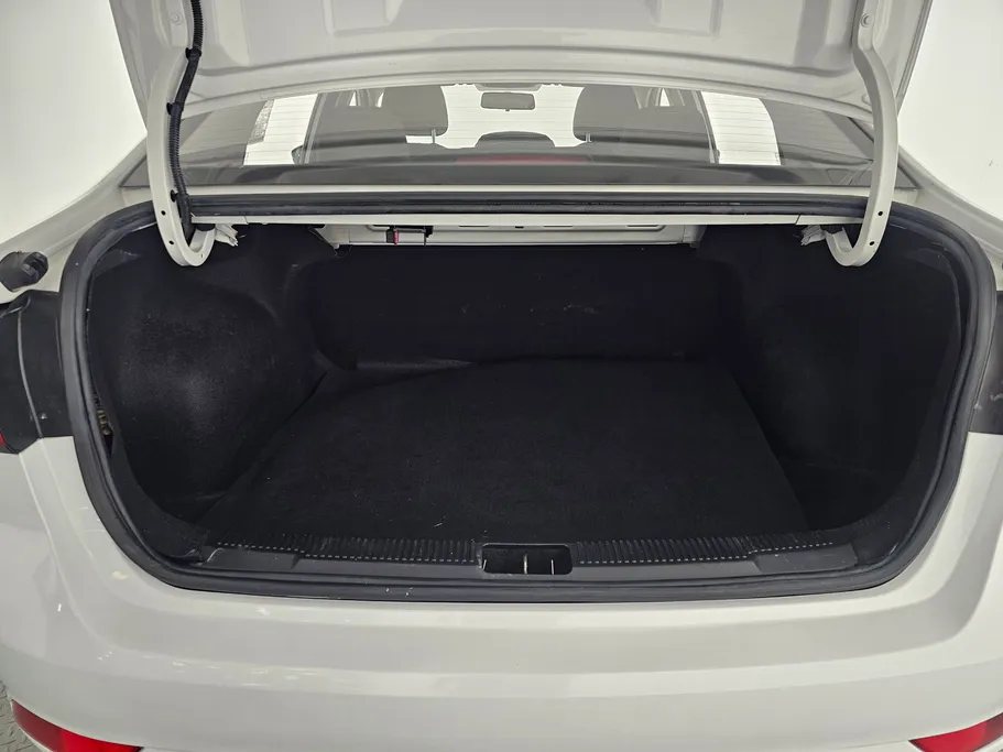 2023 MG 5 STD 