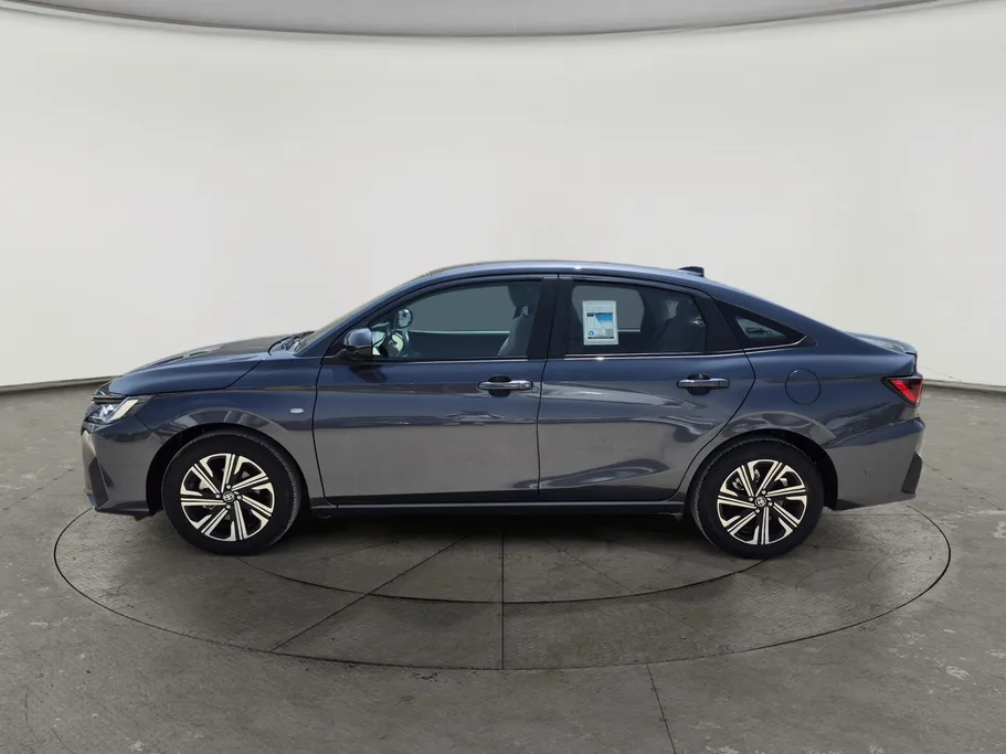 2024 Toyota Yaris  Y Plus 