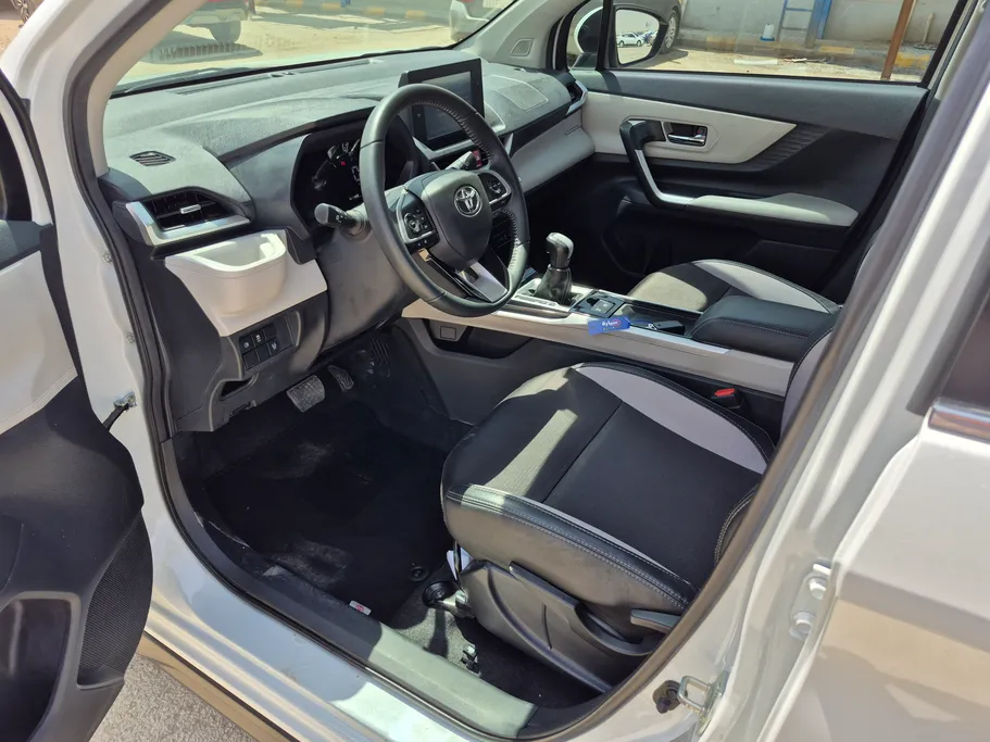 2024 Toyota Veloz GLX 