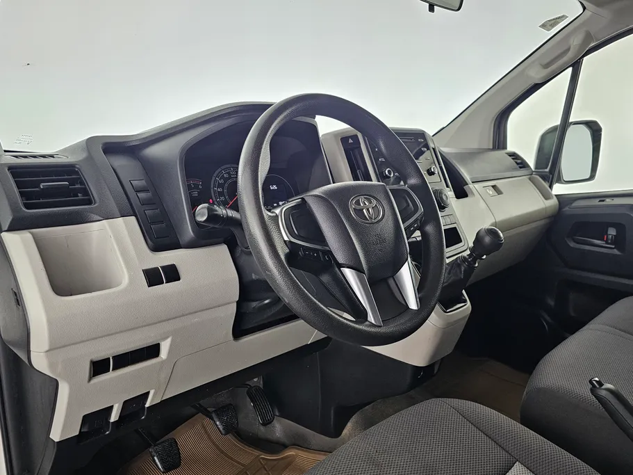 2023 Toyota Haice فان بضاعه 