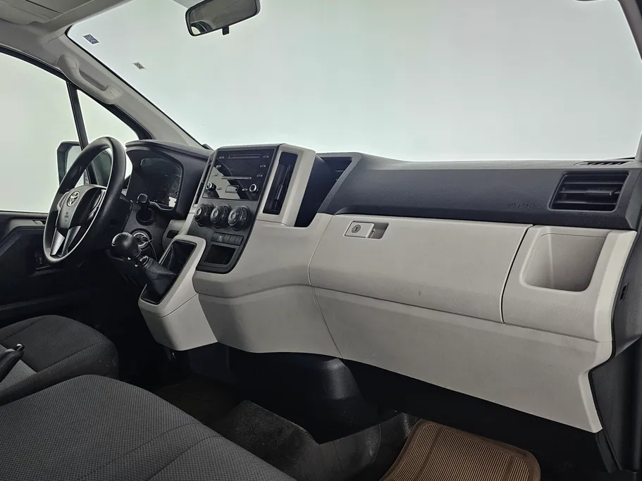 2023 Toyota Haice فان بضاعه 