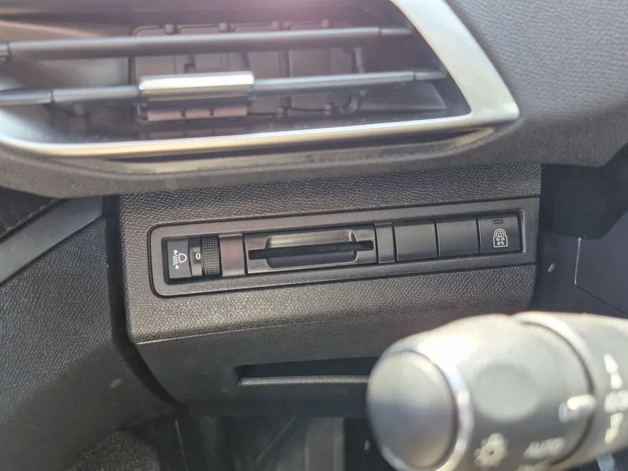 بيجو 3008 Active 2020 