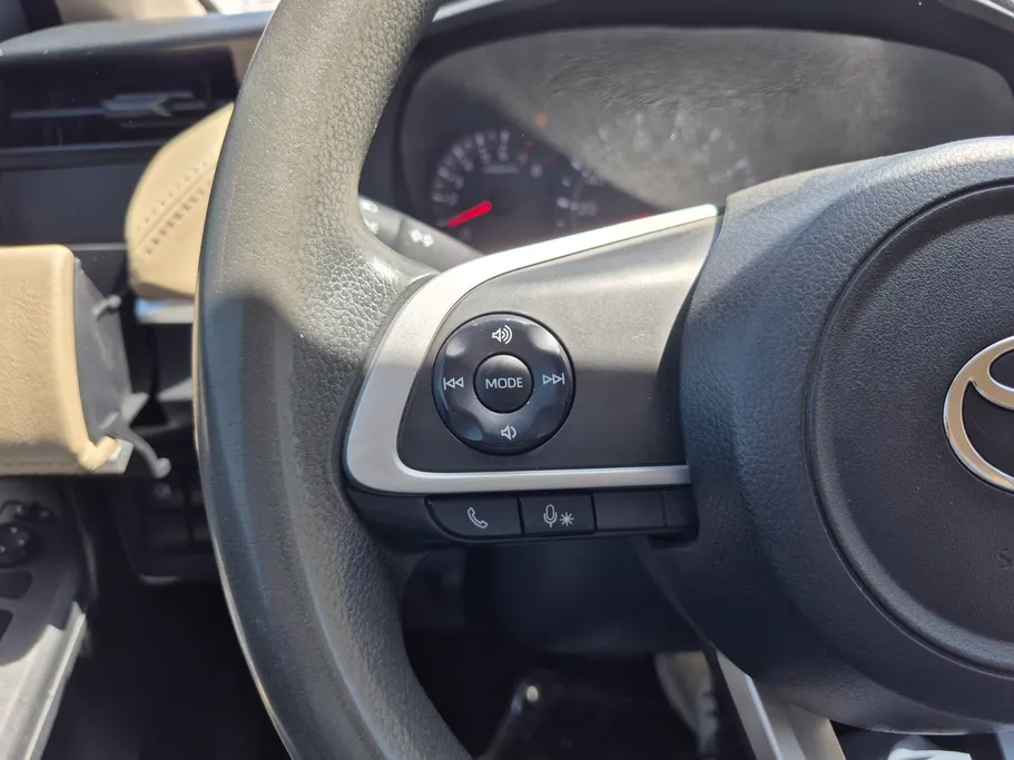 2023 Toyota Yaris  Y 