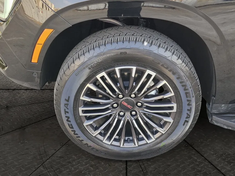 2025 GMC Yukon Elevation 