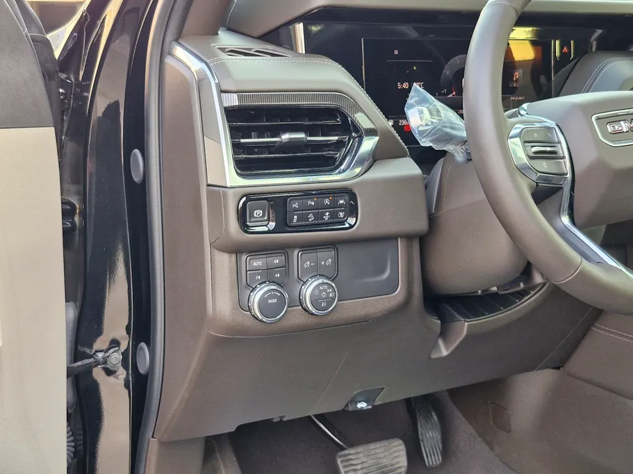 2025 GMC Yukon Elevation 