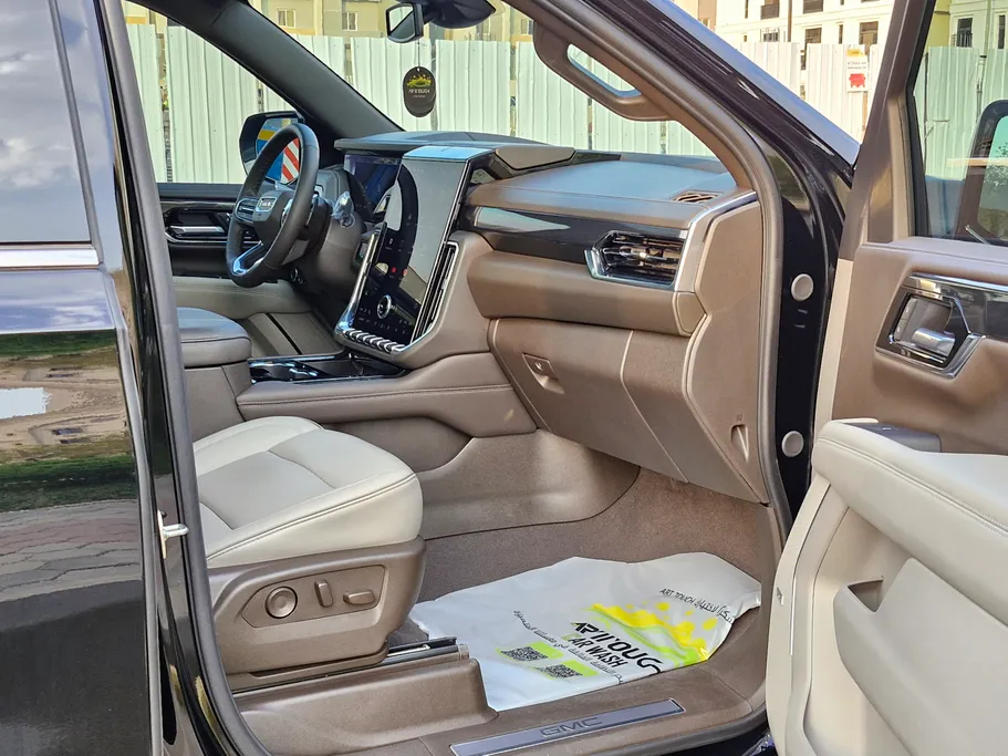 2025 GMC Yukon Elevation 