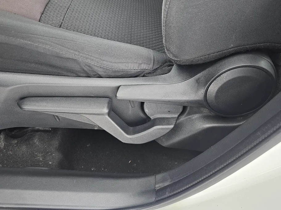 2023 Toyota Yaris  Y 