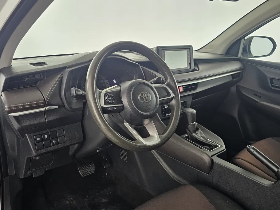 2023 Toyota Yaris  Y 