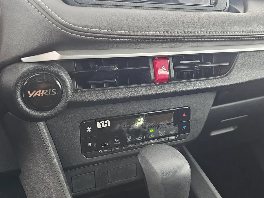 2023 Toyota Yaris  Y 