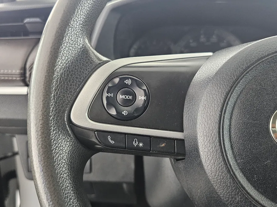2023 Toyota Yaris  Y 