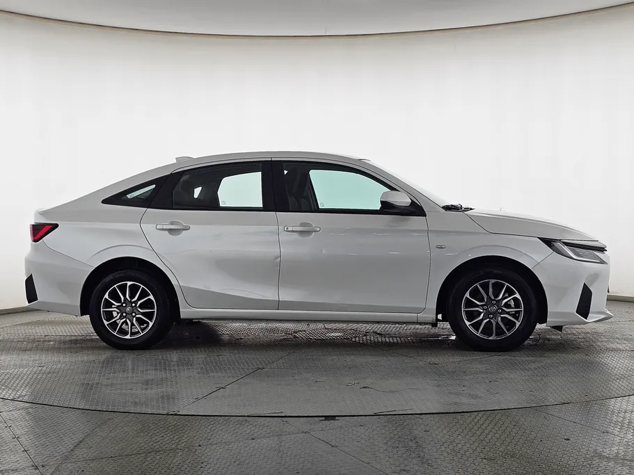 2023 Toyota Yaris  Y 