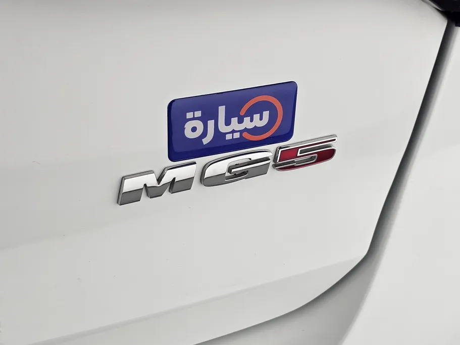 2023 ام جي 5 STD 