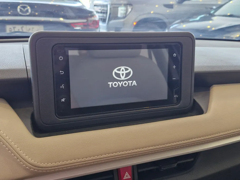 2023 Toyota Yaris  Y 