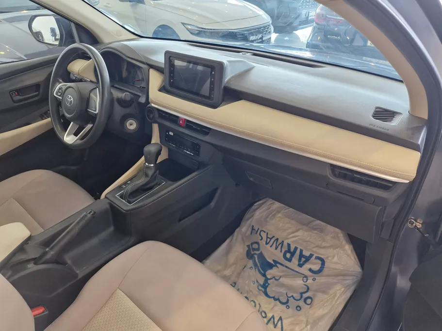 2023 Toyota Yaris  Y 