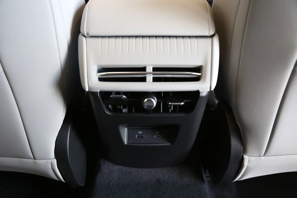 2026 Ford Taurus Titanium New Shape 